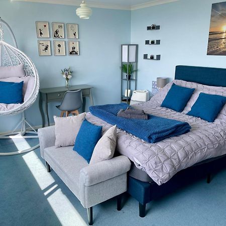 Stunning Charmouth Property With Bay Views! ภายนอก รูปภาพ