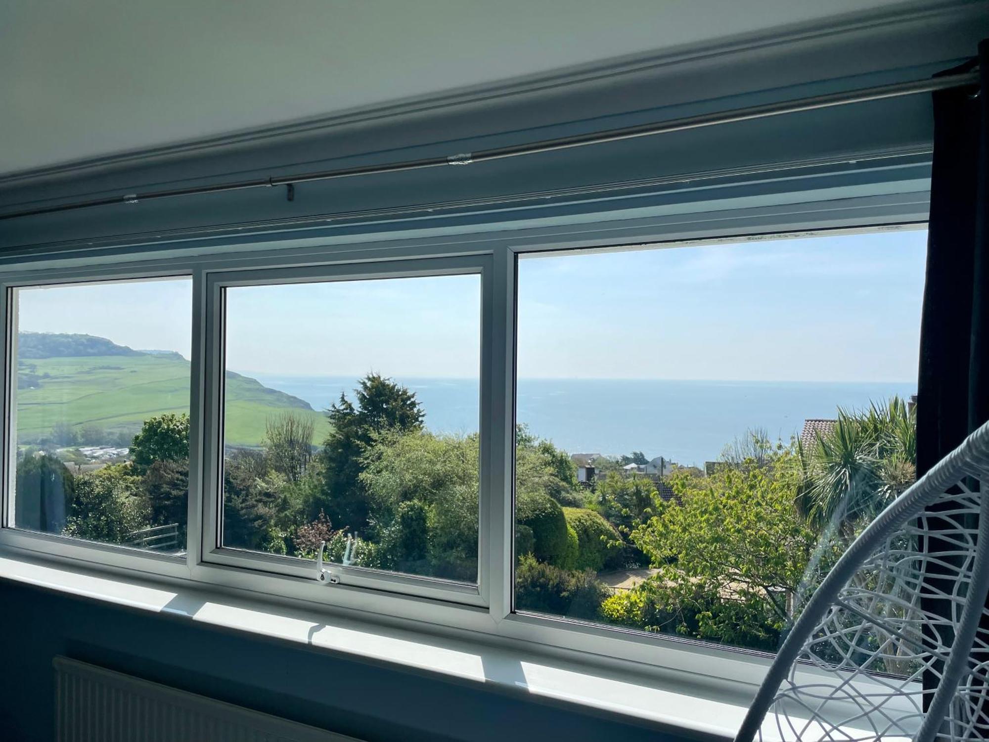 Stunning Charmouth Property With Bay Views! ภายนอก รูปภาพ