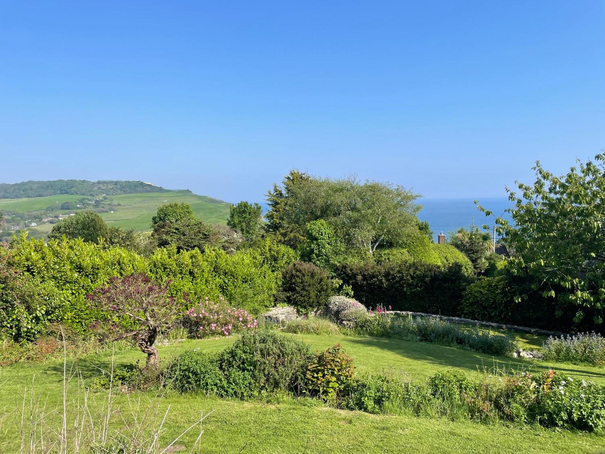 Stunning Charmouth Property With Bay Views! ภายนอก รูปภาพ