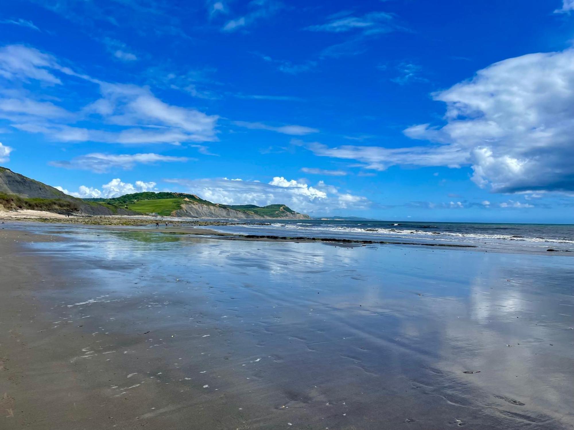 Stunning Charmouth Property With Bay Views! ภายนอก รูปภาพ