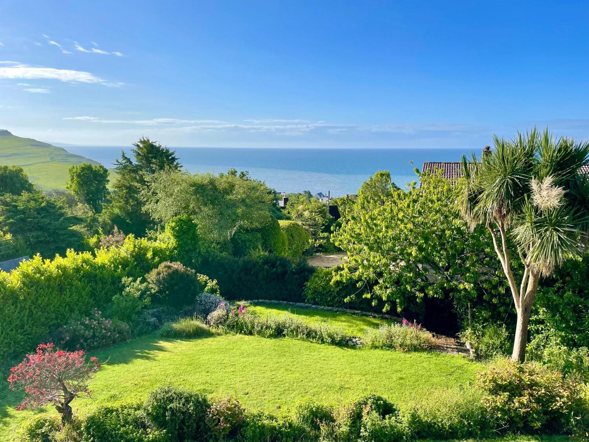 Stunning Charmouth Property With Bay Views! ภายนอก รูปภาพ