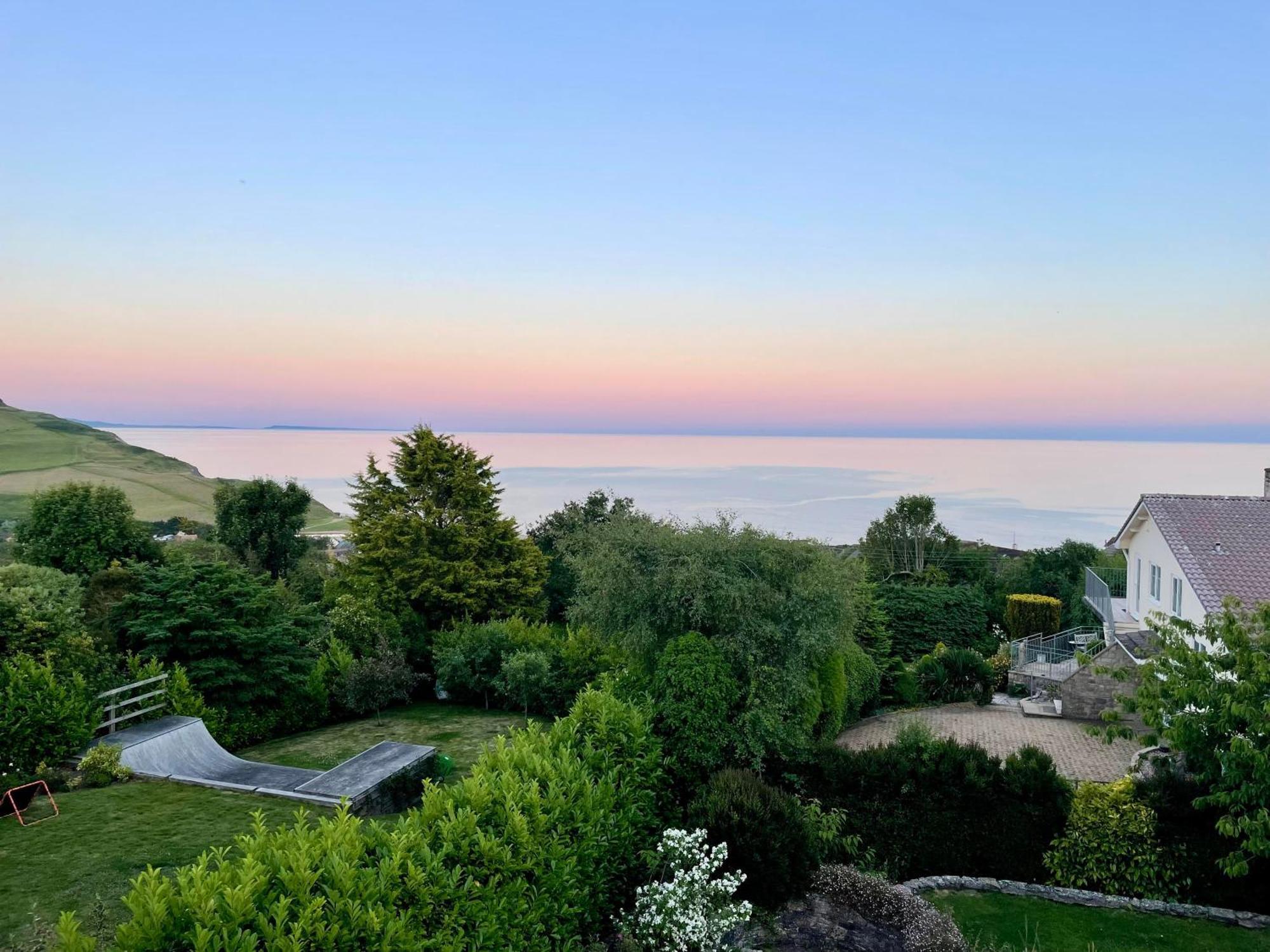 Stunning Charmouth Property With Bay Views! ภายนอก รูปภาพ